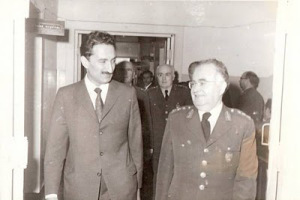 Ἐτσεβὶτ μὲ τούρκους στρατιωτικοὺς 1974