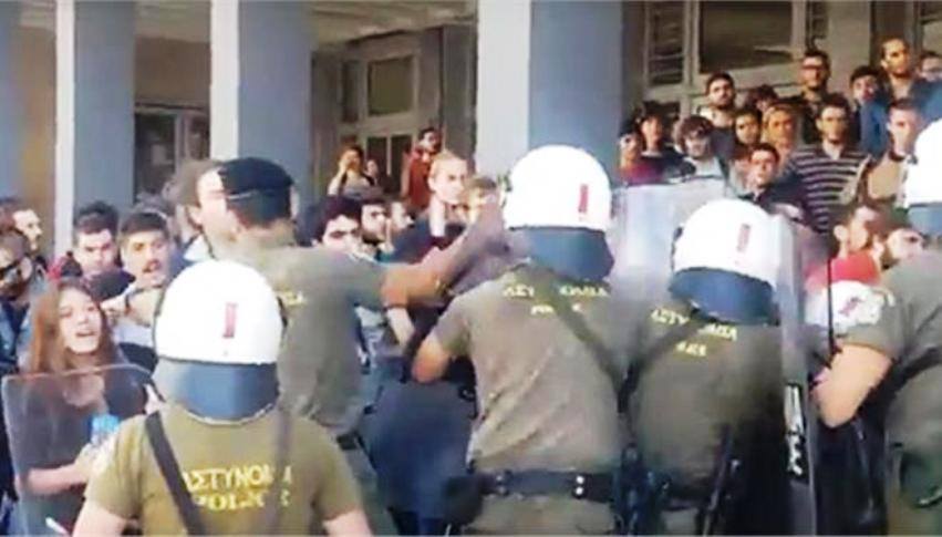 Βίλλες μόνον πλειστηριάζονται;