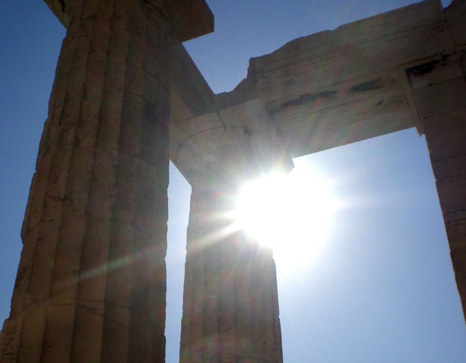 Γιατὶ ἐκεῖ ὅρισε τὴν πύλη τοῦ Παραδείσου...