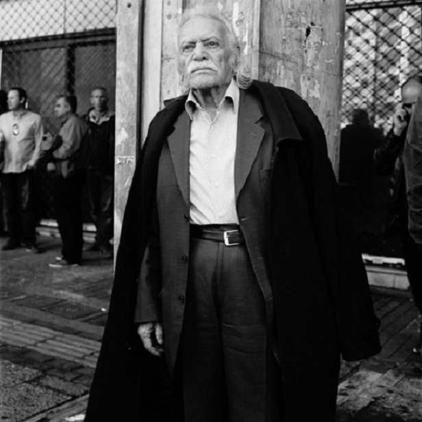 Ὁ Γλέζος μᾶς ζητᾶ συγγνώμη ποὺ συνήργησε στὸ ἔγκλημα!