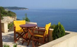 Μὲ ἀνοικτὴ καὶ καθαρὴ ματιά…