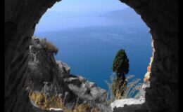 Ὑπάρχουν λοιπόν καλά νέα;
