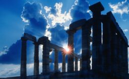Ξεκινοῦν ἀπὸ ἐδῶ, ὅπως πάντα, ὅλα…
